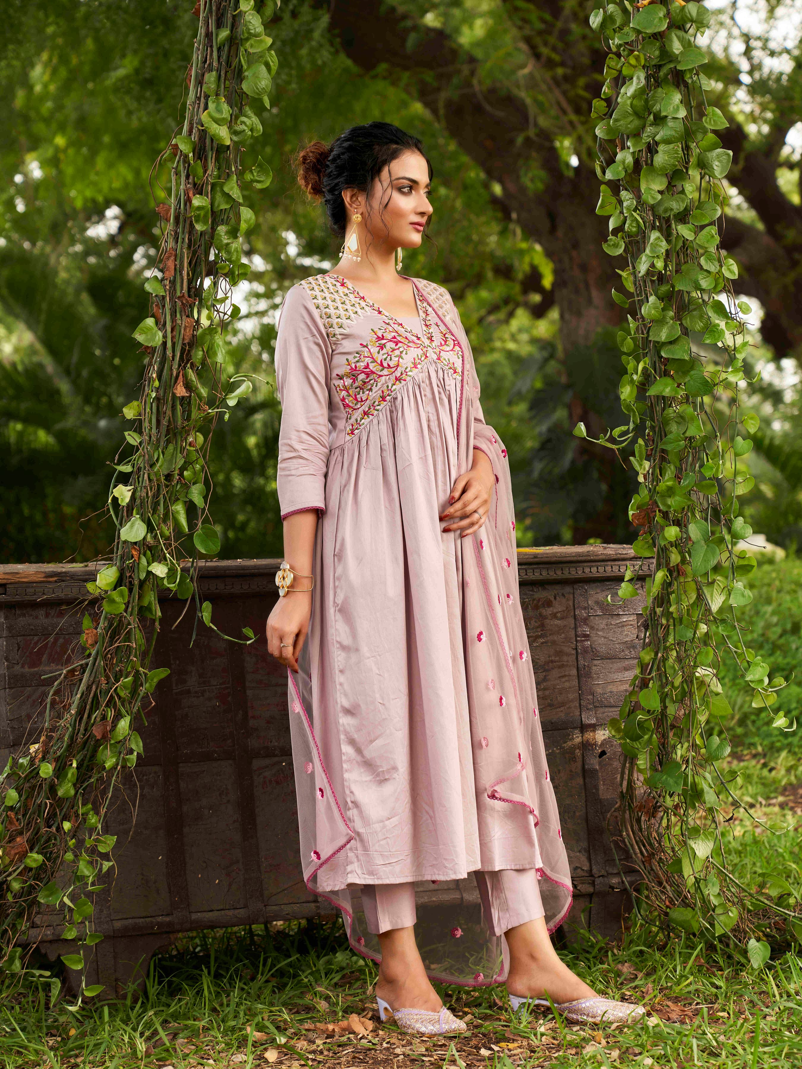 Floral Yoke Design Pleated Thread Work Kurta With Trousers & Dupatta